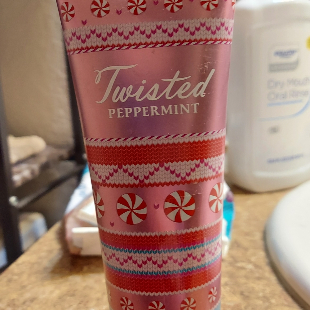 Bath & Body Works Twisted Peppermint Moisturizer - Pink and Red